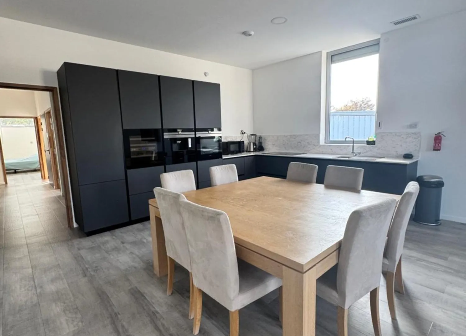 Appartement Loft épuré avec parking privé. à Saint-Symphorien-dʼOzon 0*,