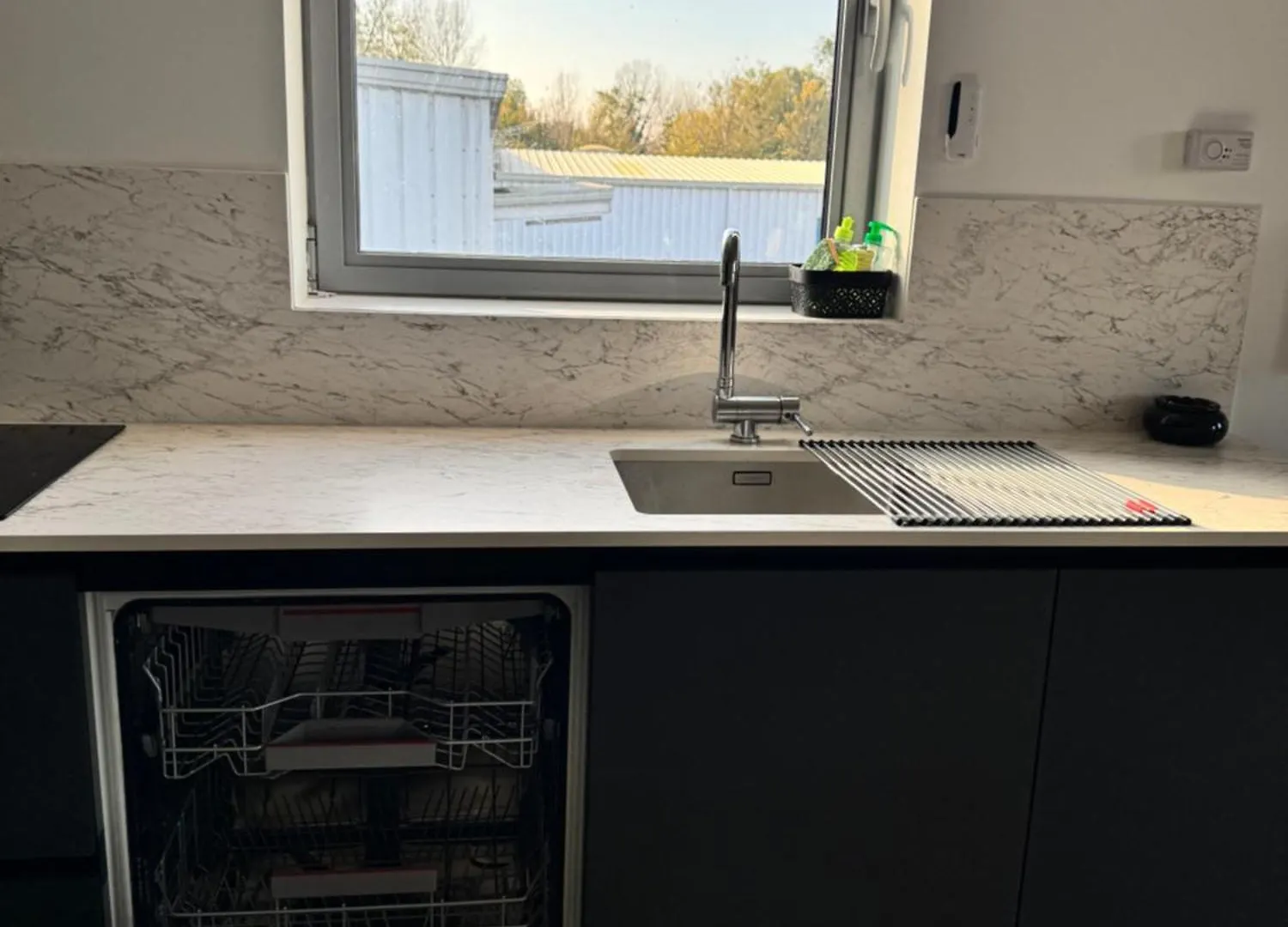 Appartement Loft épuré avec parking privé. à Saint-Symphorien-dʼOzon