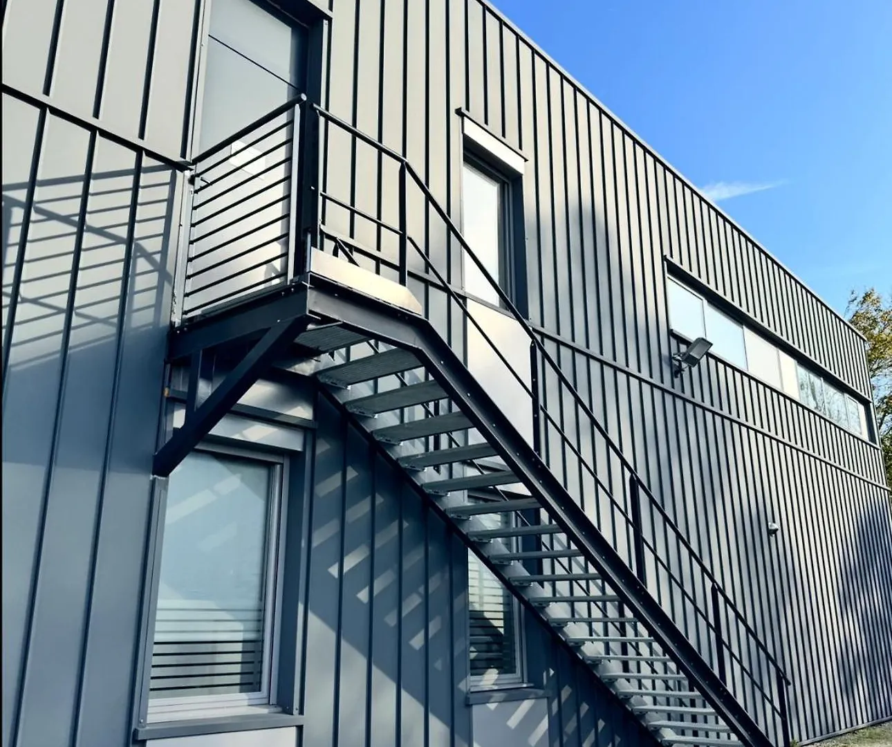 Loft Epure Avec Parking Prive. Apartment Saint-Symphorien-d'Ozon